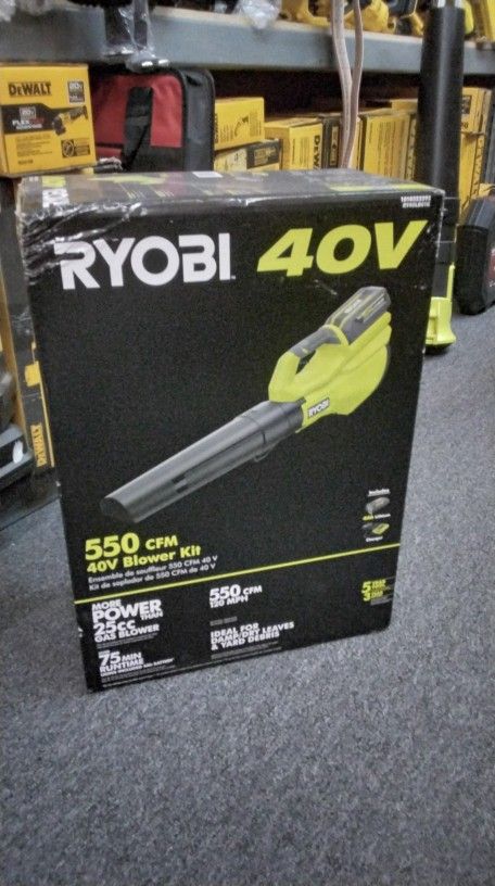 RYOBI   550 CFM 40V BLOWER KIT 