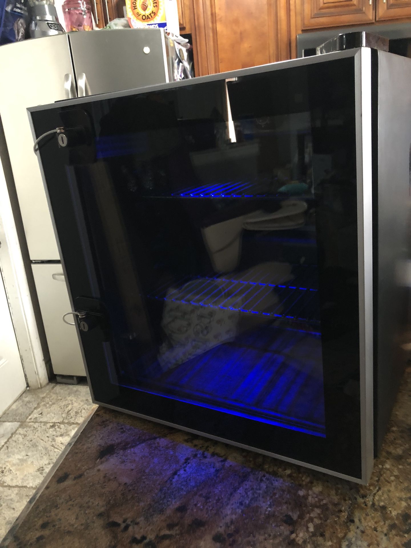 countertop freestanding beverage drink chiller refrigerator mini fridge beer wine cooler, 18.5’’ x 17.5’’ x 19.5’’ (L x W x D), Black