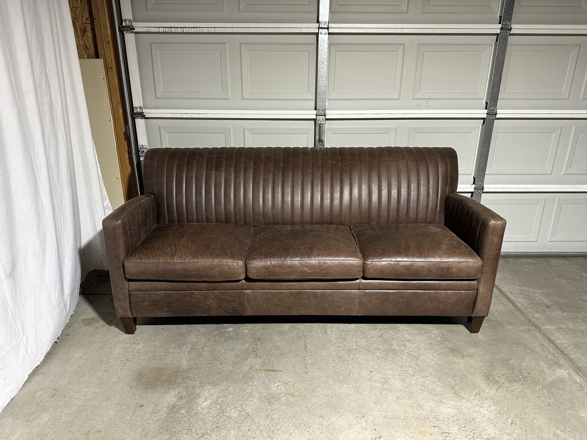 Bradington Young Leather Sofa *Free Delivery*