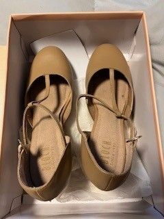Bloch splitflex character shoes tan size 9