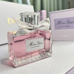 MISS DIOR