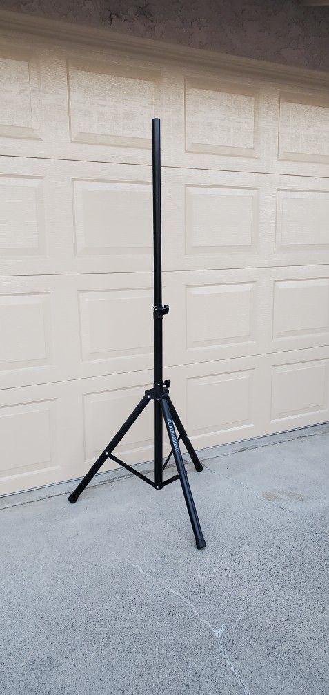 6.6 Foot Tripod Speaker Stand (USED ONCE PERFECT CONDITION)