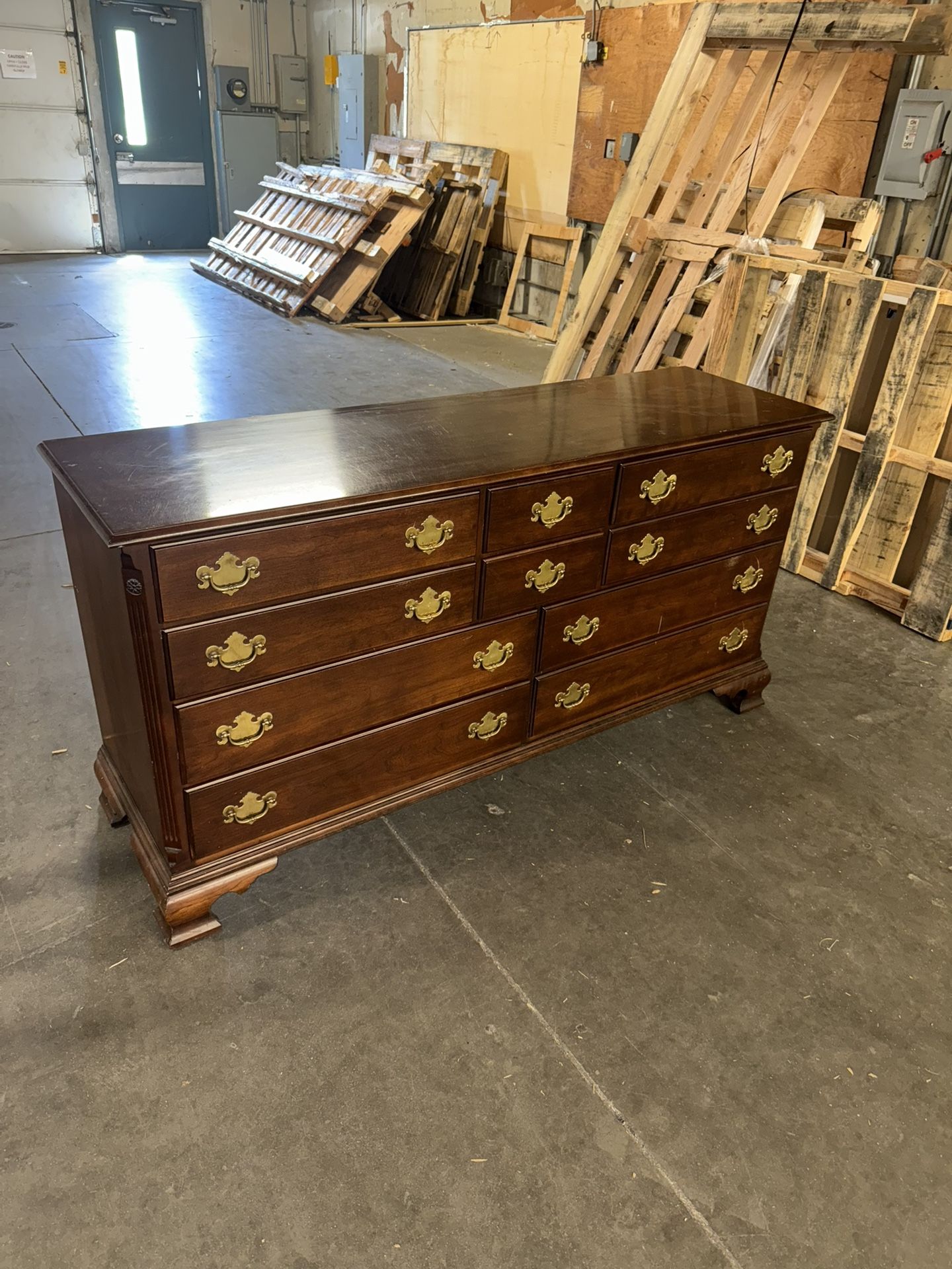 VINTAGE STATTON OLD TOWN CHERRY DRESSER W/MATCHING KING SIZE BED AND FRAME AND BOXSPRINGS
