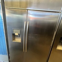 Subzero”48” BUILT IN REFRIGERSTOR 2yr warrantyr