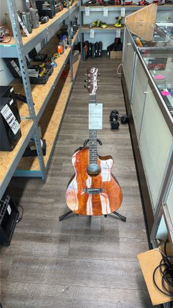 Luna guitar 🚨‼️ON SALE‼️🚨