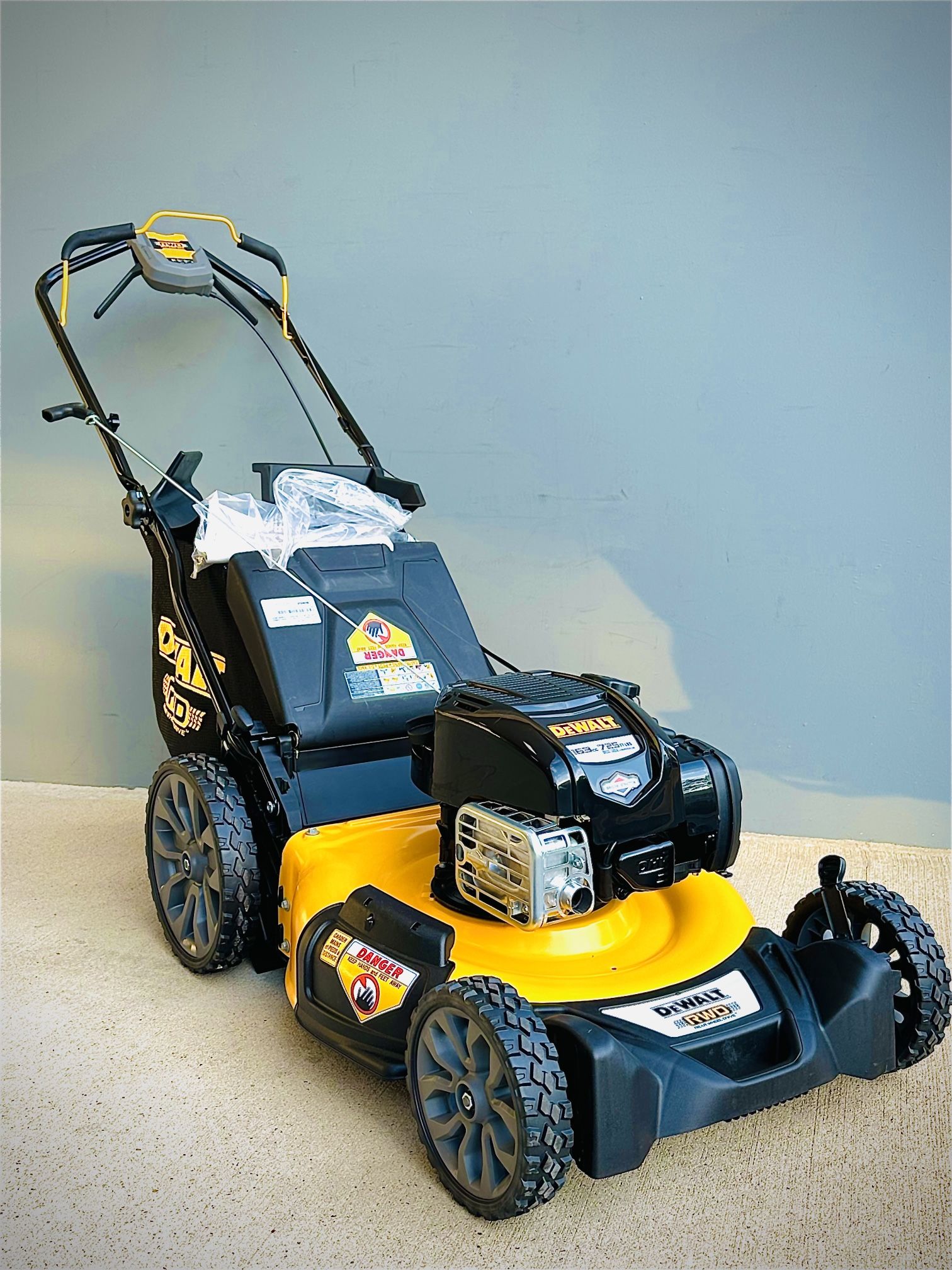 Brand new Dewalt 21 in. 163cc Briggs and Stratton 725Exi Engine Rear Wheel Drive 3-in-1 Gas Self Propelled Walk Behind Lawn Mower