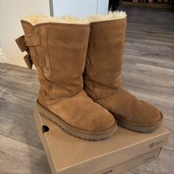 Women’s UGG Boots Used, But Well Loved & Taken Care Of. Size 7
