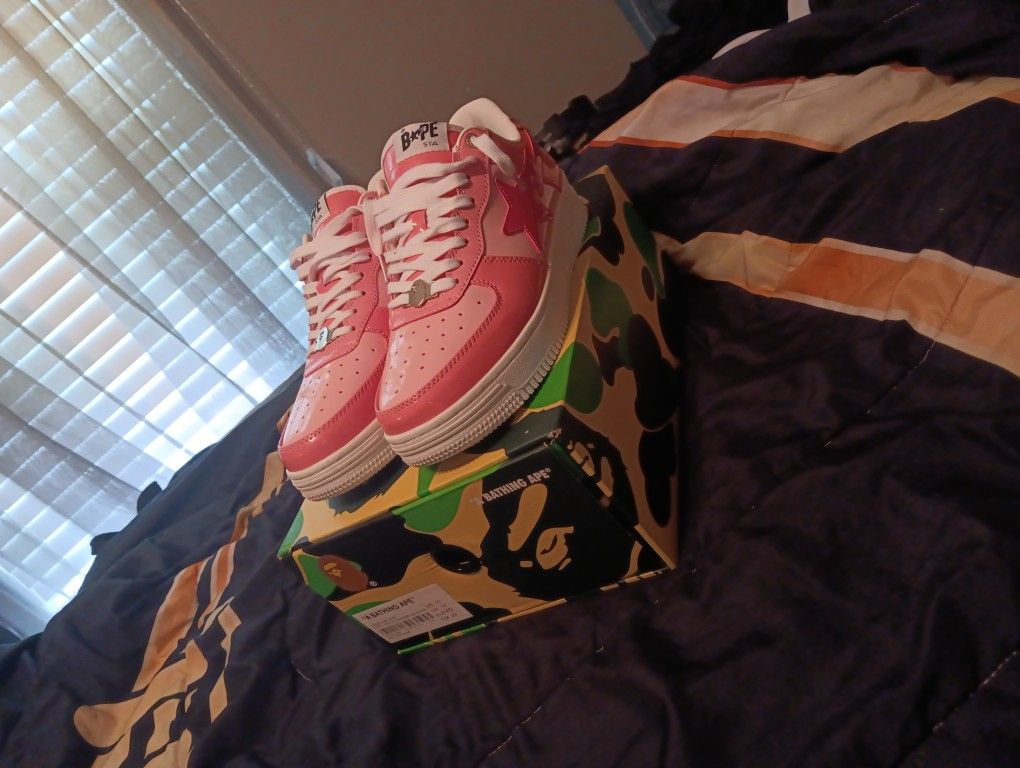 Pink And White Bapesta's