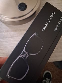 Smart Glasses in Box