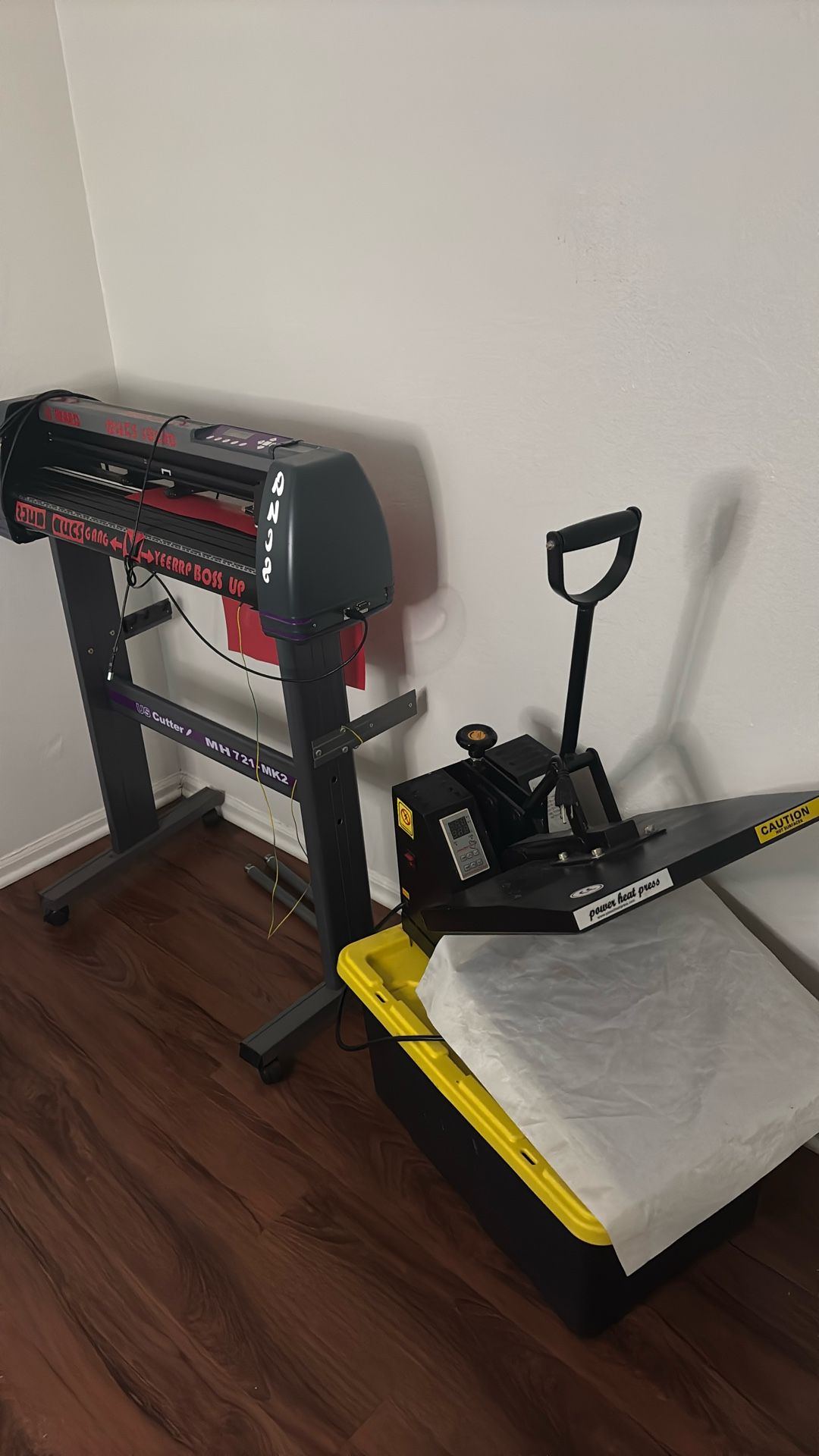 Vinyl Cutter And Heat Press