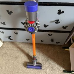Kids Dyson-Style Cordless Vacuum Toy — No Batteries