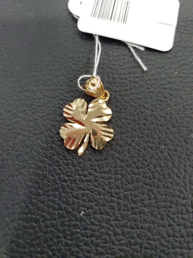 CLOVER PENDANT