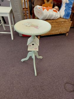 Birdhouse plant stand