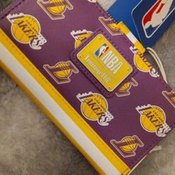 Lakers Lounge fly Clutch
