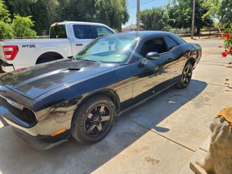 2010 dodge Challenger sxt