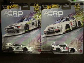 Hot Wheels Car Culture R32 and S15