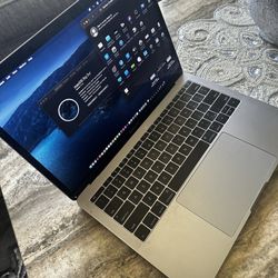 2017 MacBook Pro Space Grey For Sale 