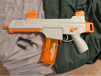 Splatrball gun with charger and battery