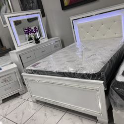 4pc Queen Bedroom Set ✨ LED Light 