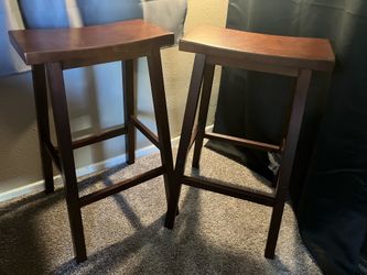 2 barstools