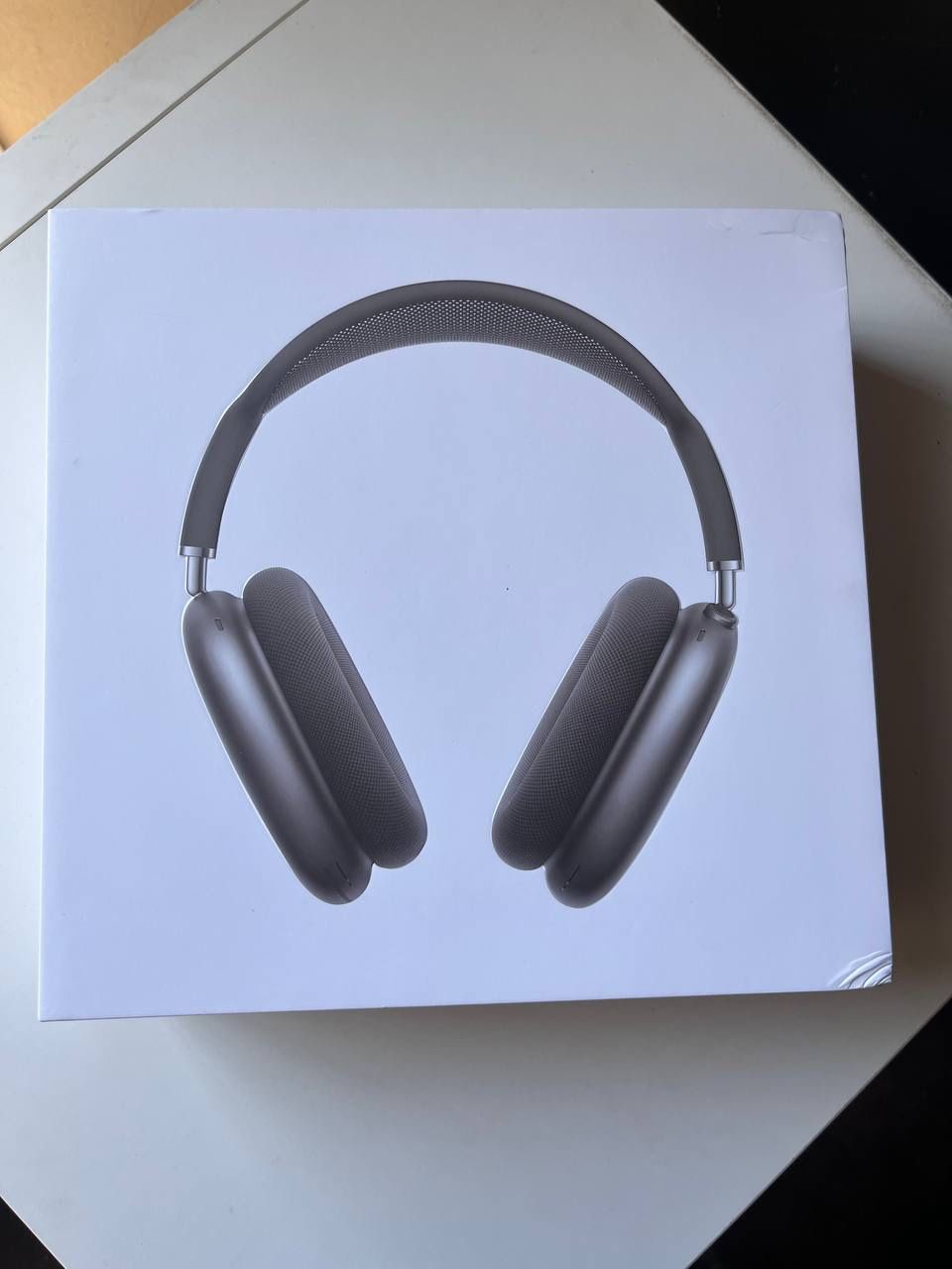 AirPods Max – Space Gray/Black – Excellent Condition