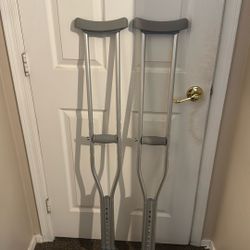 Adult Crutches 