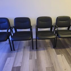 🛋️ Set of 4 Black Guest/Reception Chairs
​Title: Set of 4 Black Leatherette Guest/Reception/Waiting Room Chairs  Excellent Condition