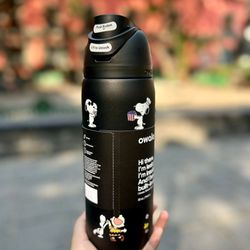 32oz Snoopy Owala 