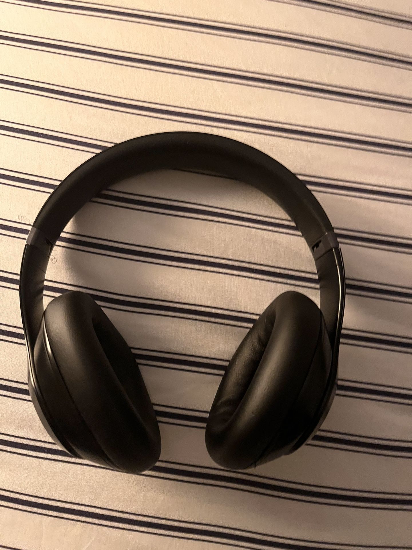 Beats Studio Pros, Noise Cancelling And Amazing Quality