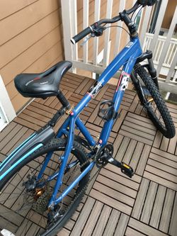 Diamondback Response XE 18 Inch Frame mountain Bike