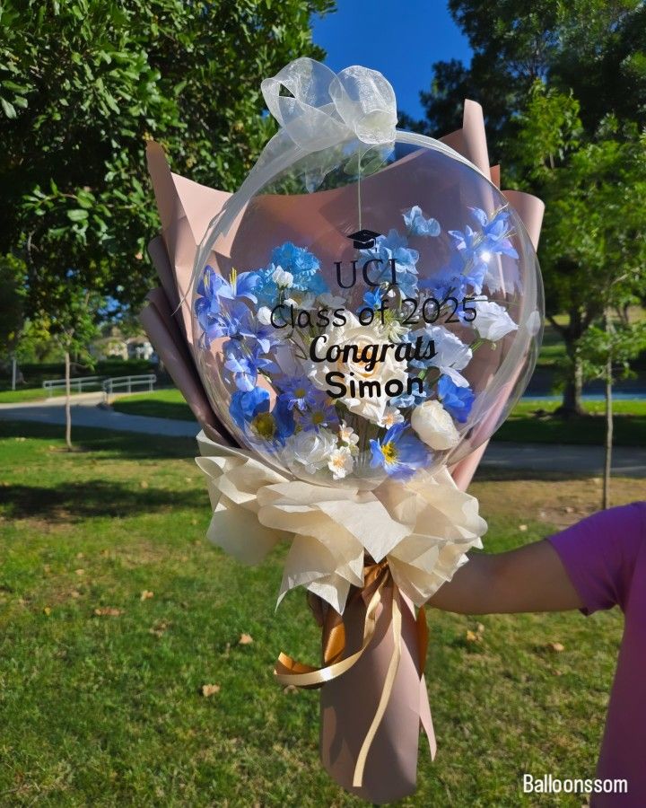 custom balloon bouquets