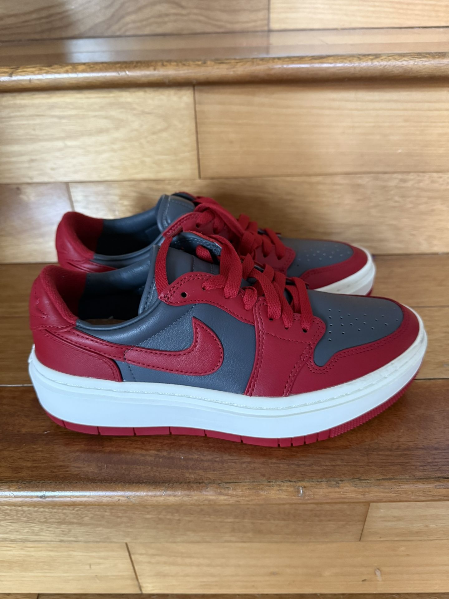 Nike Women’s Shoes Size 7.5