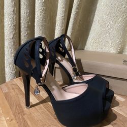 New High Heels Size 39 ( US 7.5-8)