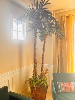Artificial palm tree