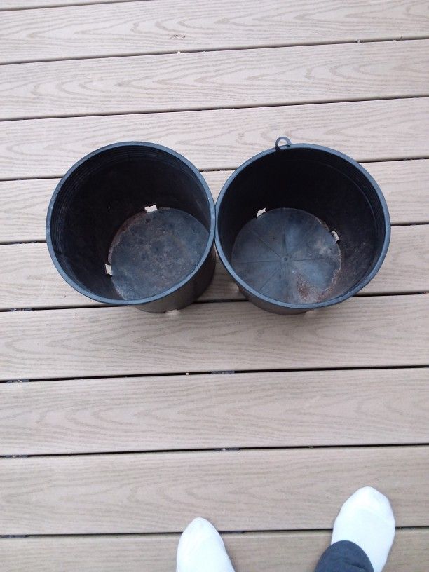 3 Gallon Plastic Pots