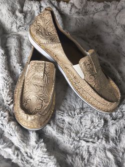 Ariat woman's shoes