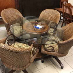 Dining Room Table With 4 Chairs 