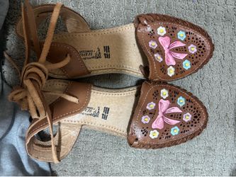 Bow tie up huaraches