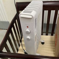🎼  Electric Oil Space Heater, Portable Radiator Heater... Value $75... 🚛MOVING OUT OF STORAGE📦