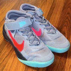 Nike Team Hustle D 10 Fly Ease Youth Shoes Size 5.5 Y