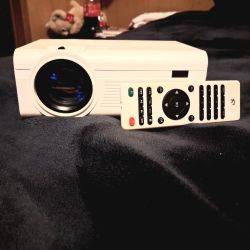GPX Mini Bluetooth Projector (PJ308VP) - Working w/ Remote & Cable