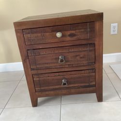 Side Table / Accent Table / Small Chest of Drawers