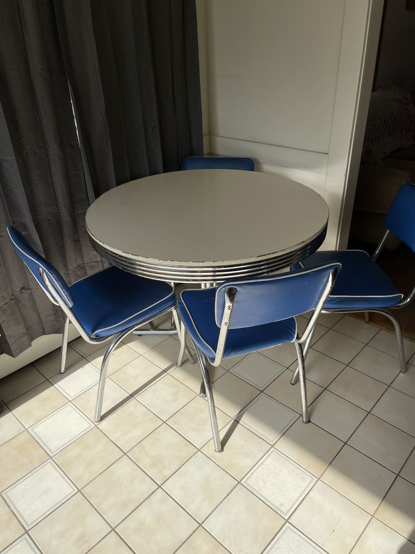 Retro Diner-Style Round Kitchen Table + Chairs
