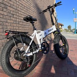 New  500Watt Folding Electric Bike(Black or White), Hidden Battery, Fat Tire(20x4.0)26MPH (Up to 60 Miles) Hydraulic Fork(Black Friday Sale)