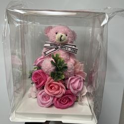 Valentine’s Day Bear With Roses