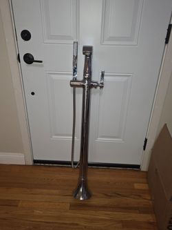 Moen chrome Free standing tub filler
