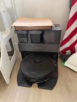 Roborock S7 MaxV Ultra Robot Vacuum and Mop with Auto-Wash Dock + Accessories Kit(OBO)