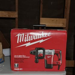 Milwaukee SDS-MAX Demolition Hammer
