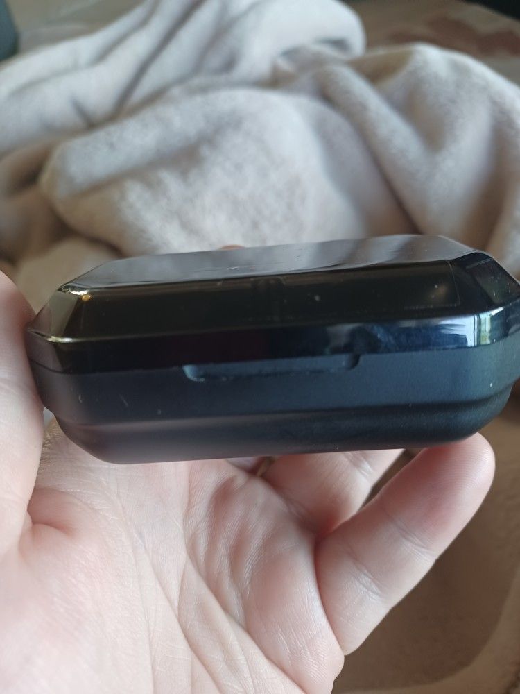 Bluetooth Headphones Just Needs Charger