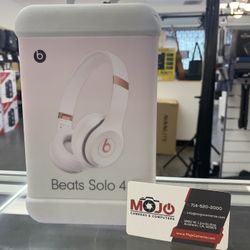 Beats Solo 4 Pink